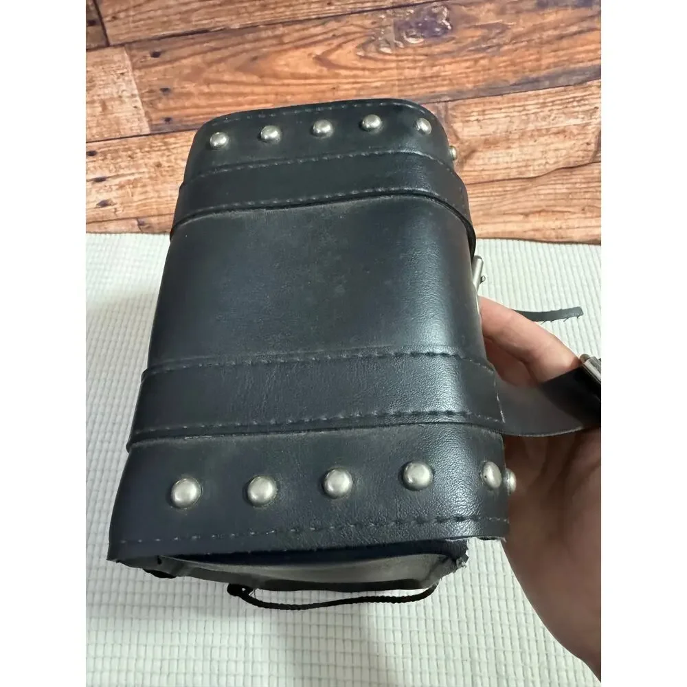 Willie and Max Black Saddlebag motorcycle with clips